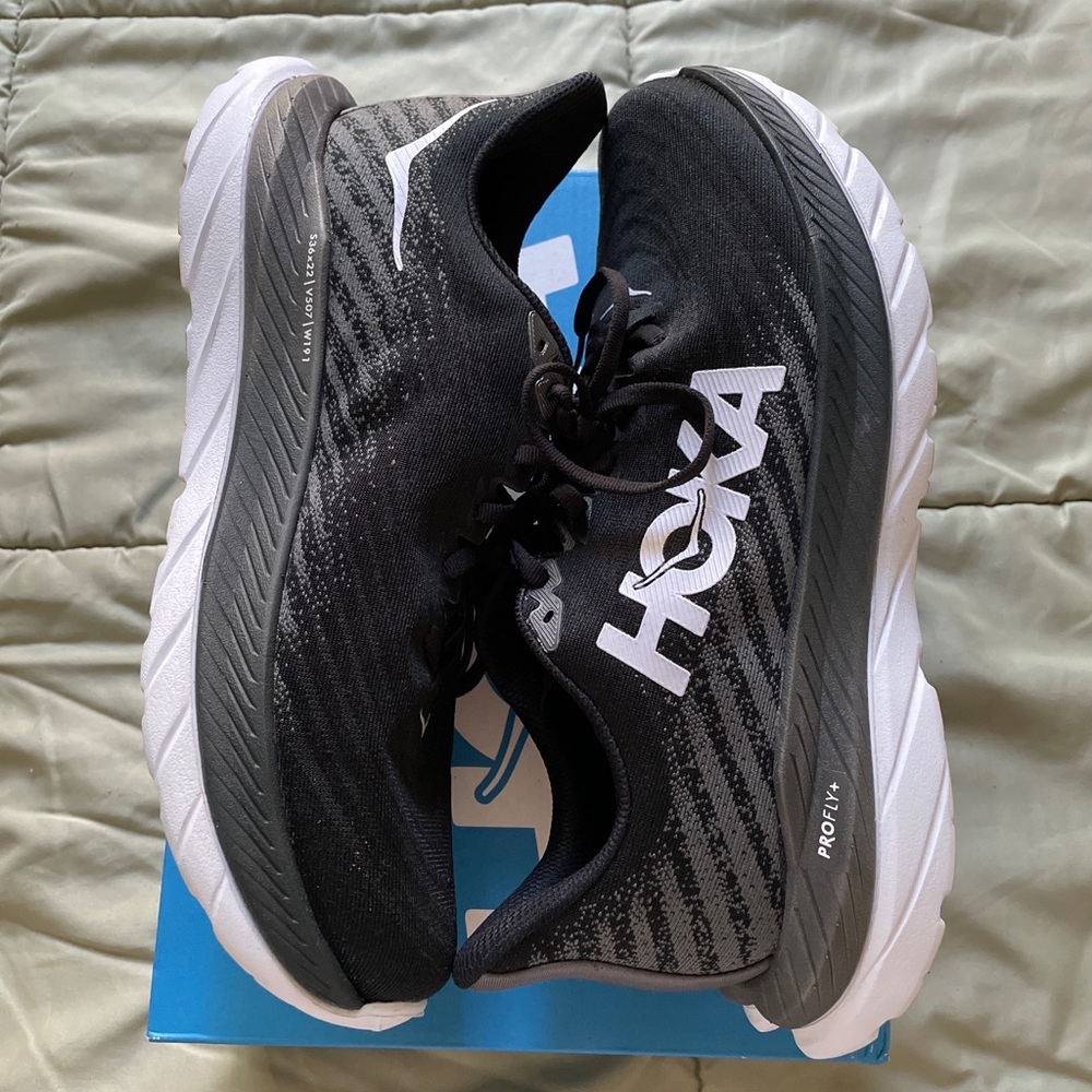 Hoka One One Womens Mach 5 Running Shoe 9B